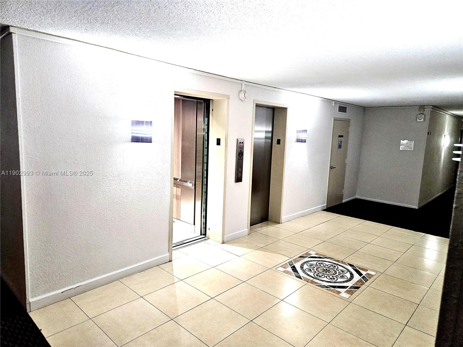 WINSTON TOWER 300 CONDO - Residential
