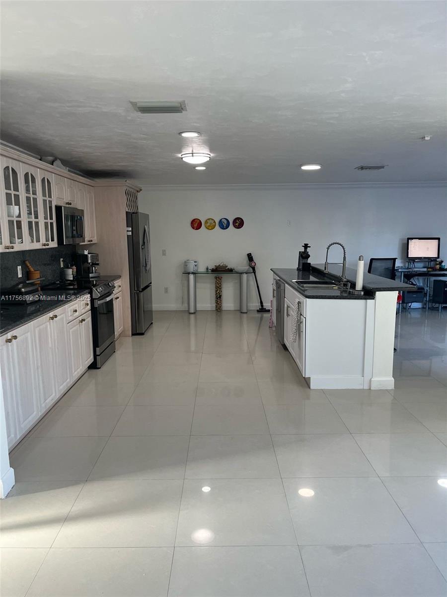 CORAL PARK ESTATES SEC 3 - Residential
