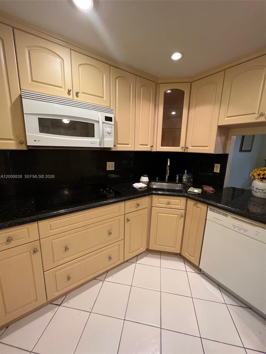 BERMUDA CLUB EIGHT CONDO - Residential