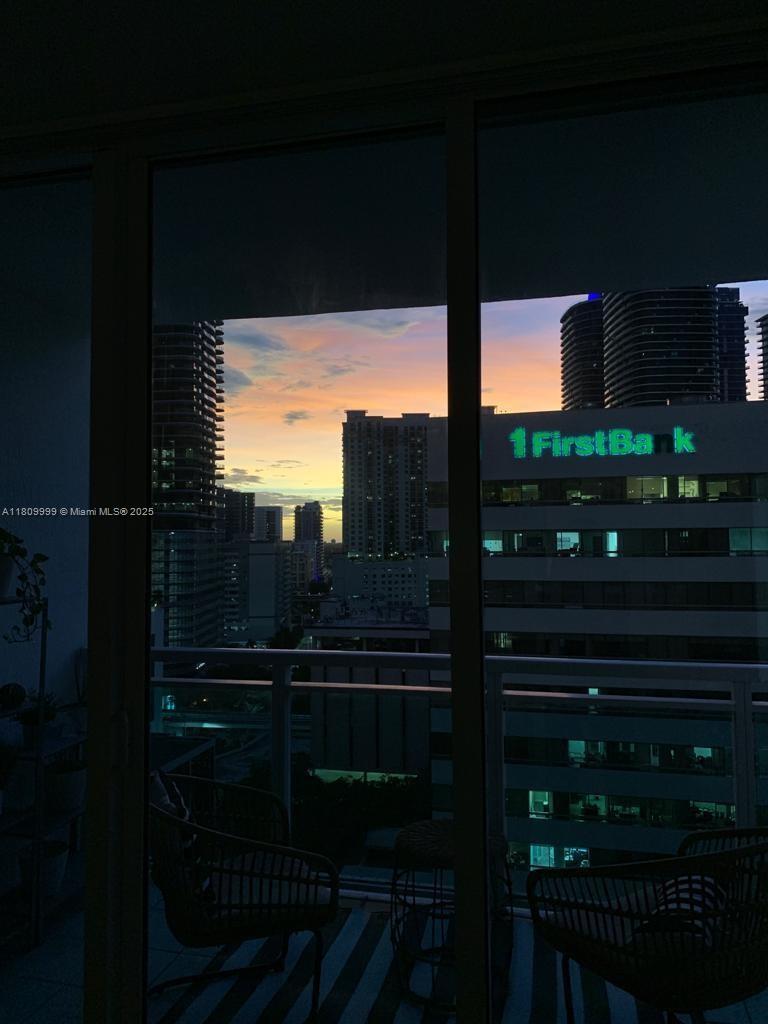 THE PLAZA 901 BRICKELL CO - Residential Lease
