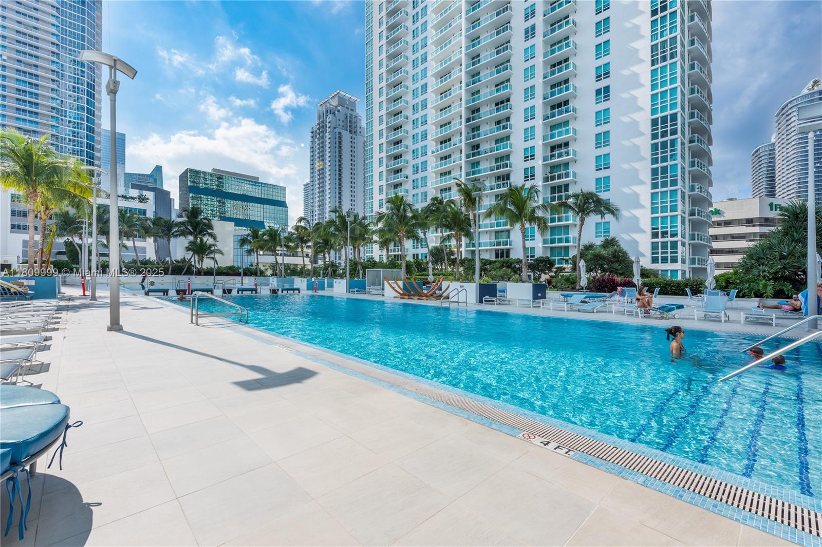 THE PLAZA 901 BRICKELL CO - Residential Lease