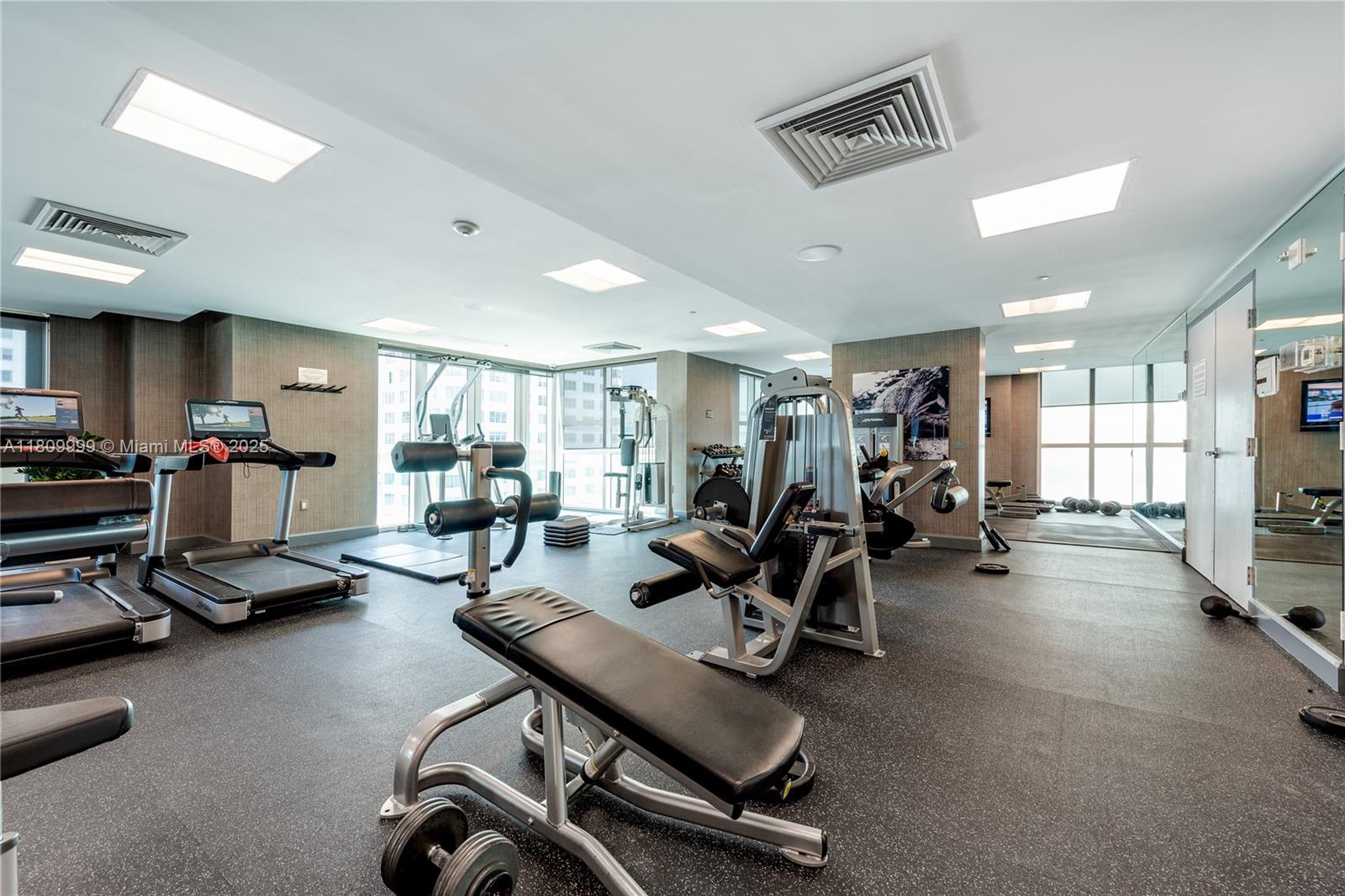 THE PLAZA 901 BRICKELL CO - Residential Lease