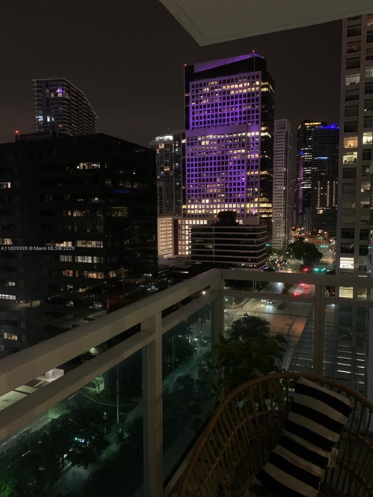 THE PLAZA 901 BRICKELL CO - Residential Lease