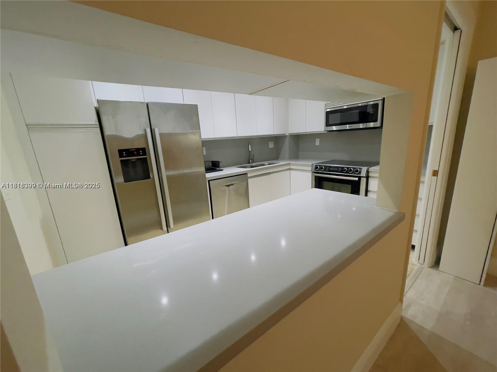 TOWERS OF QUAYSIDE CONDO - Residential Lease