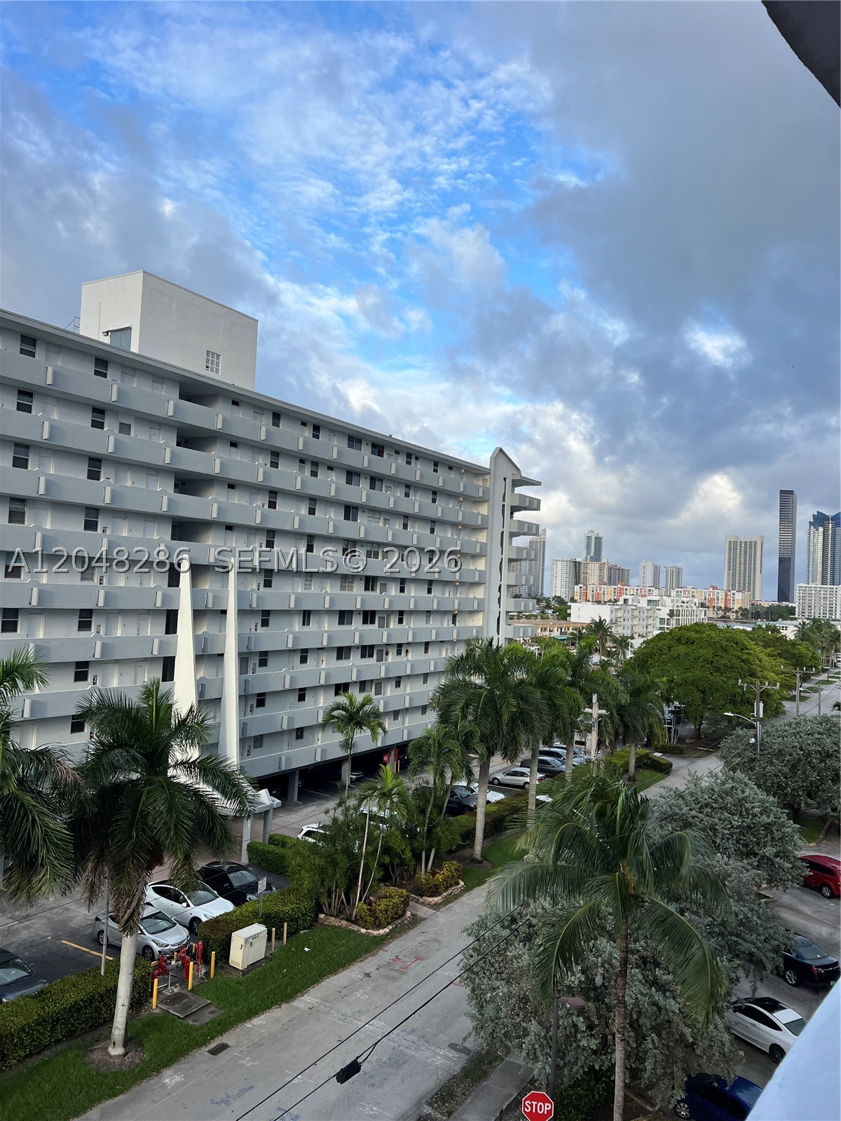 EASTERN SHORES WHITE HOUS - Residential