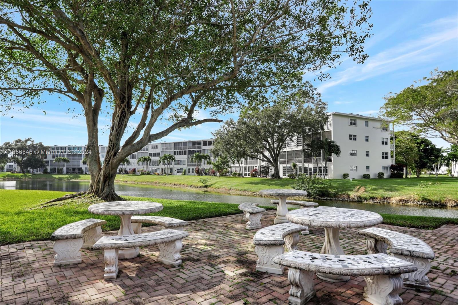 OAKRIDGE F CONDO - Residential
