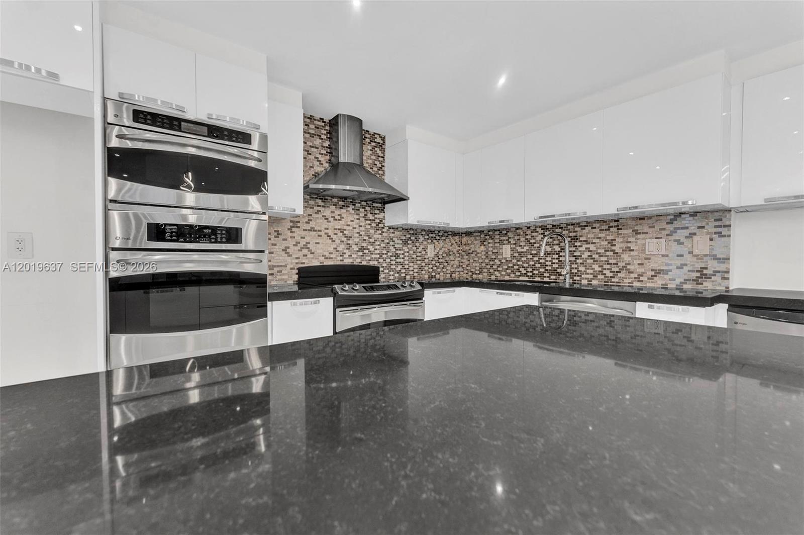 VILLA DORADA CONDO NO 2 - Residential
