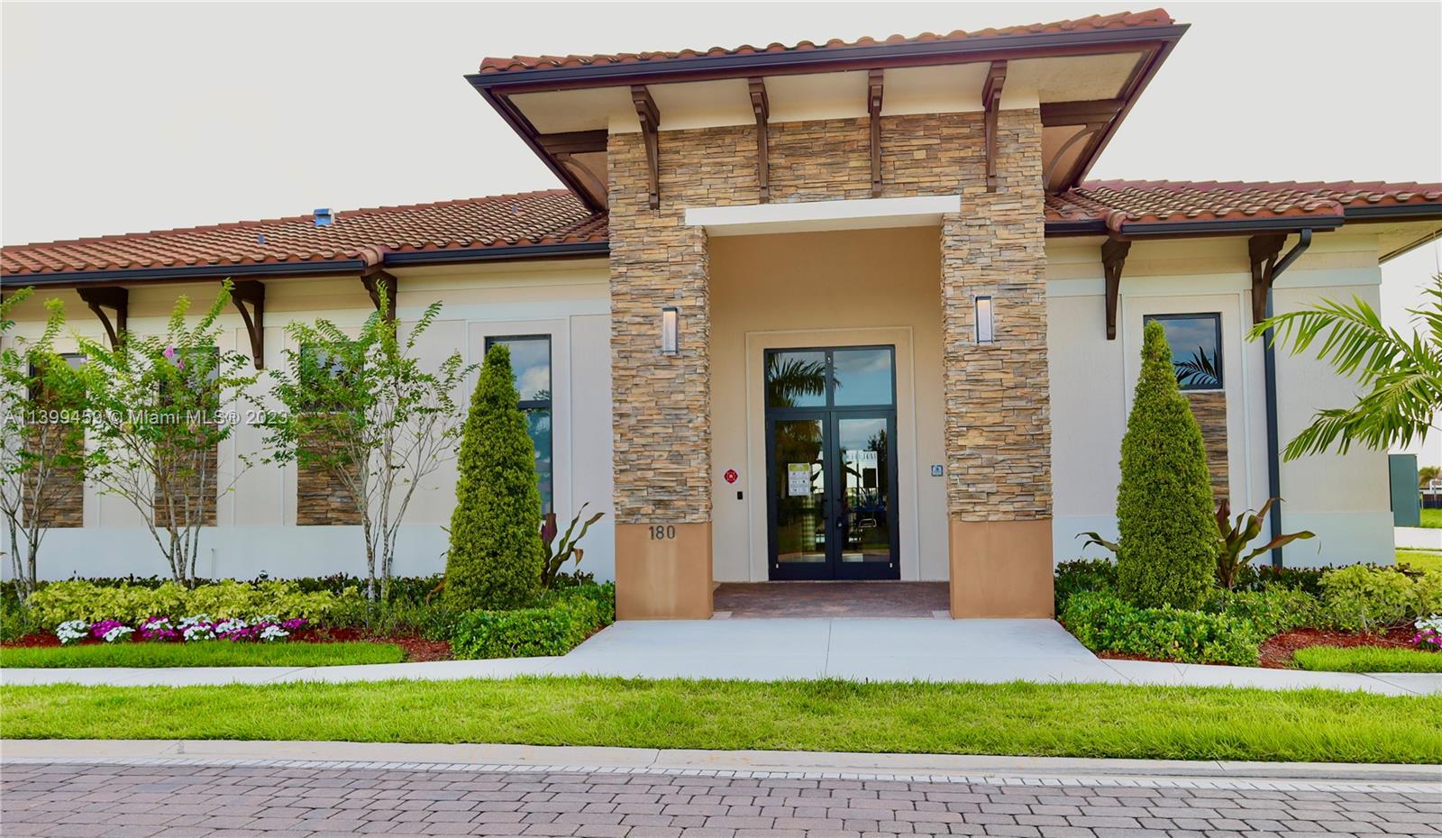 KINGMAN COMMONS - Residential