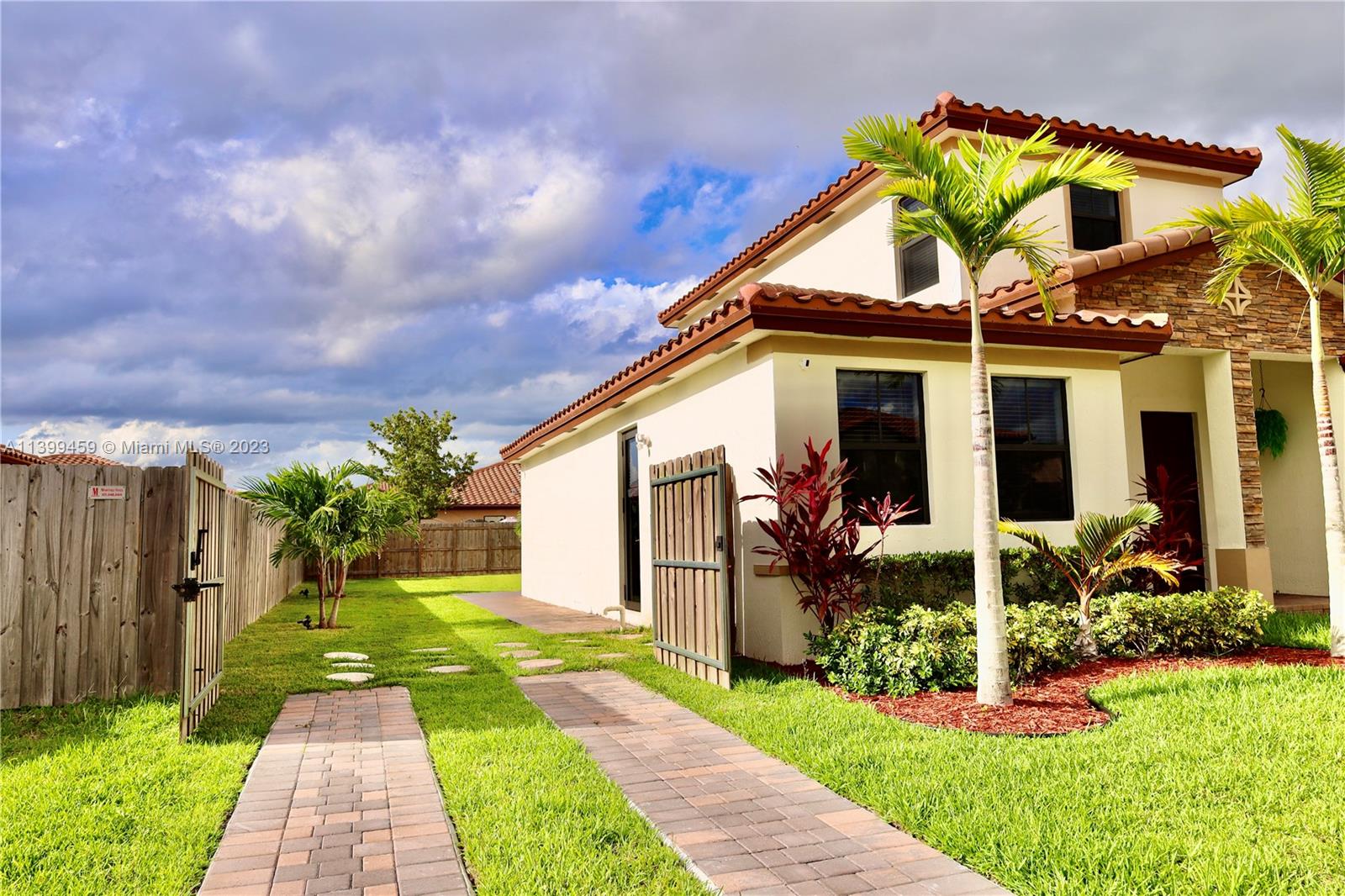 KINGMAN COMMONS - Residential