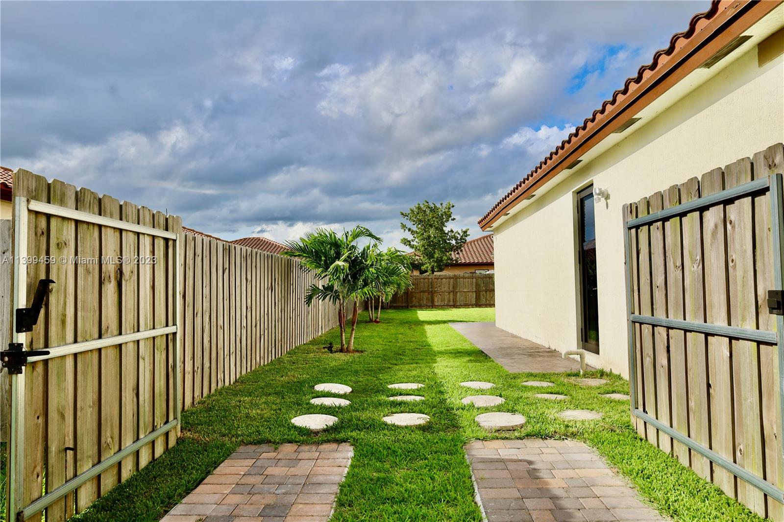 KINGMAN COMMONS - Residential