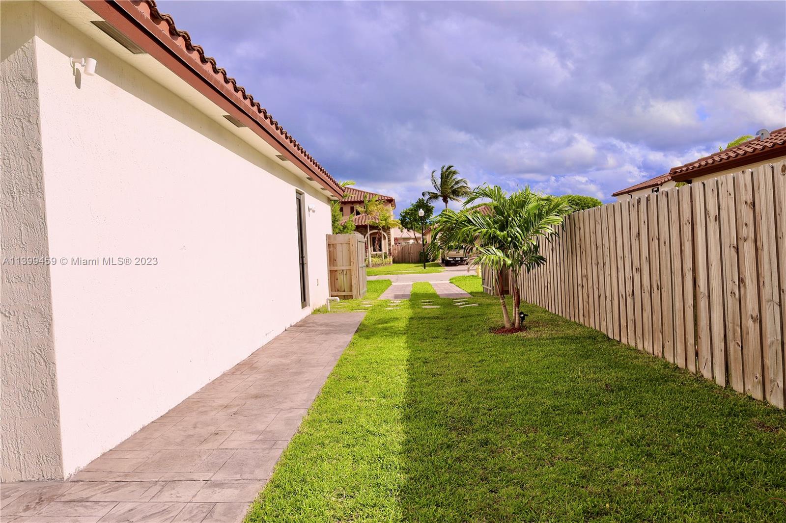 KINGMAN COMMONS - Residential