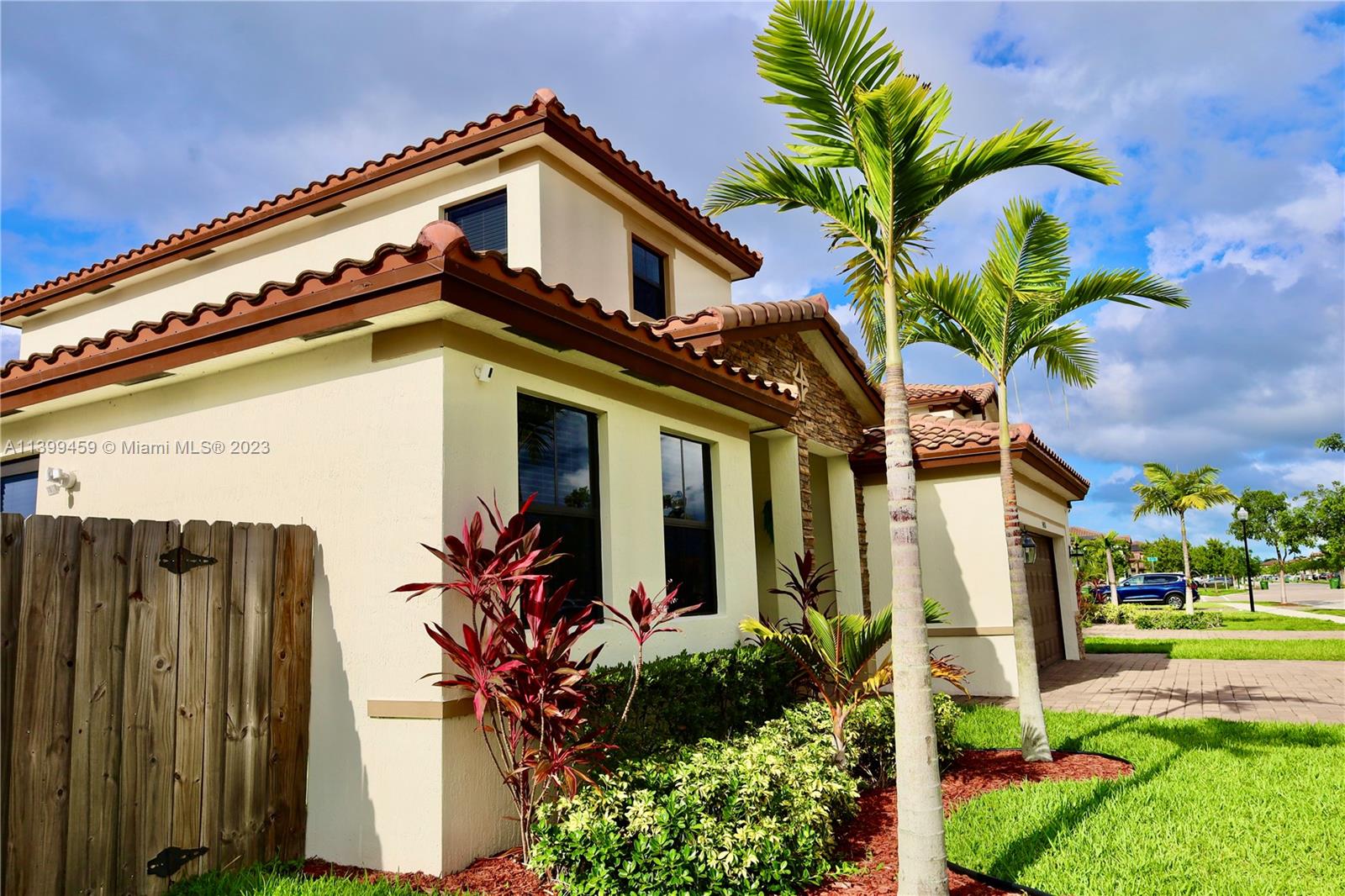 KINGMAN COMMONS - Residential
