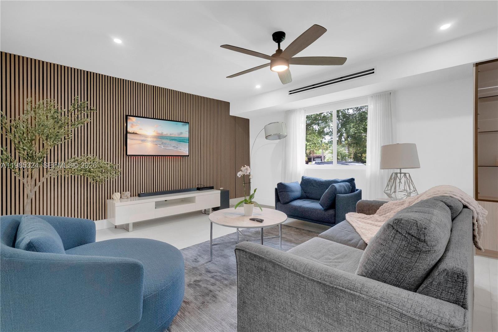 COUNTRY CLUB ESTATES UNIT - Residential