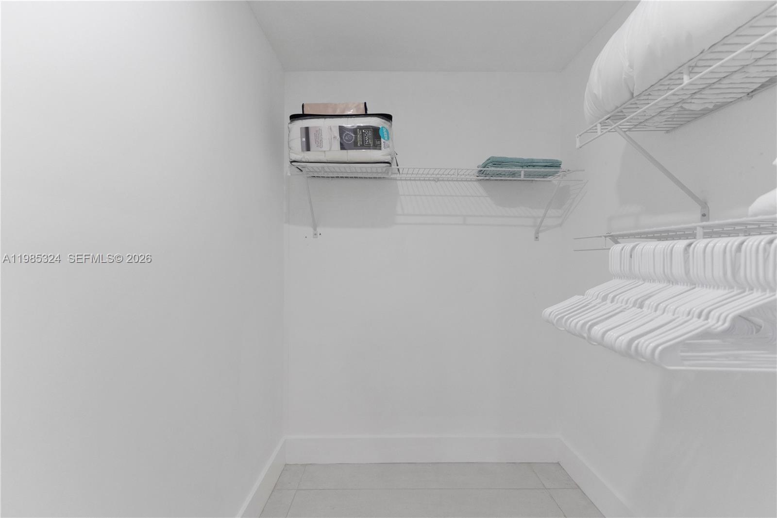 COUNTRY CLUB ESTATES UNIT - Residential