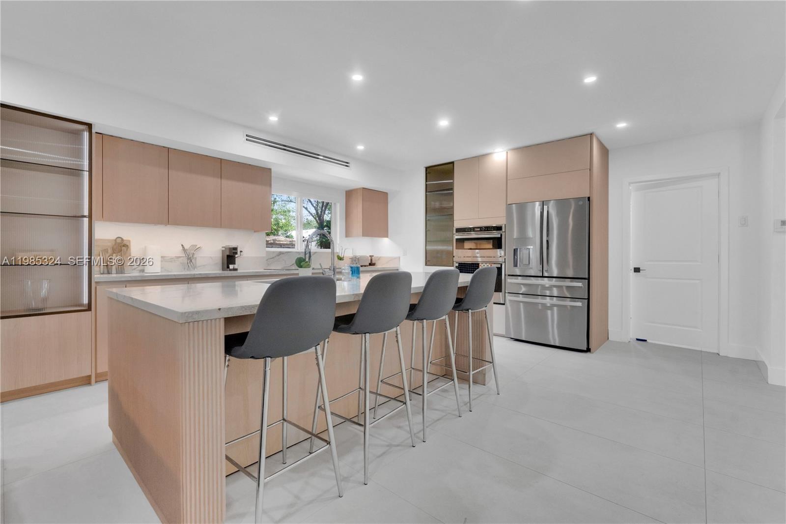 COUNTRY CLUB ESTATES UNIT - Residential
