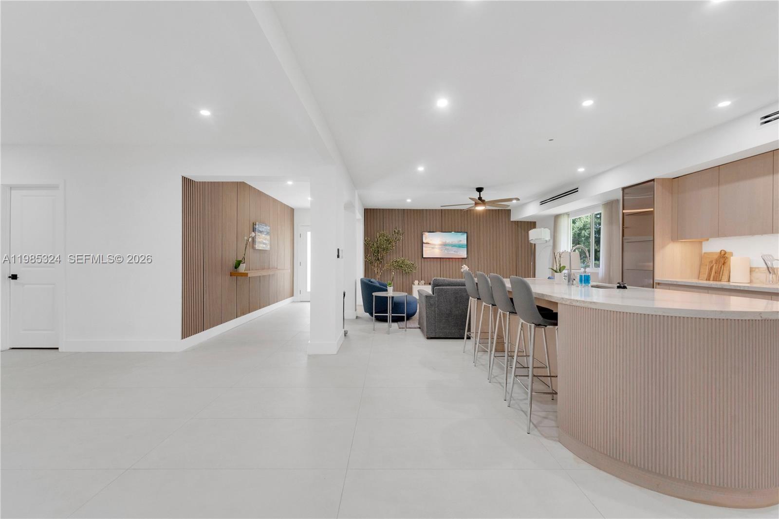 COUNTRY CLUB ESTATES UNIT - Residential