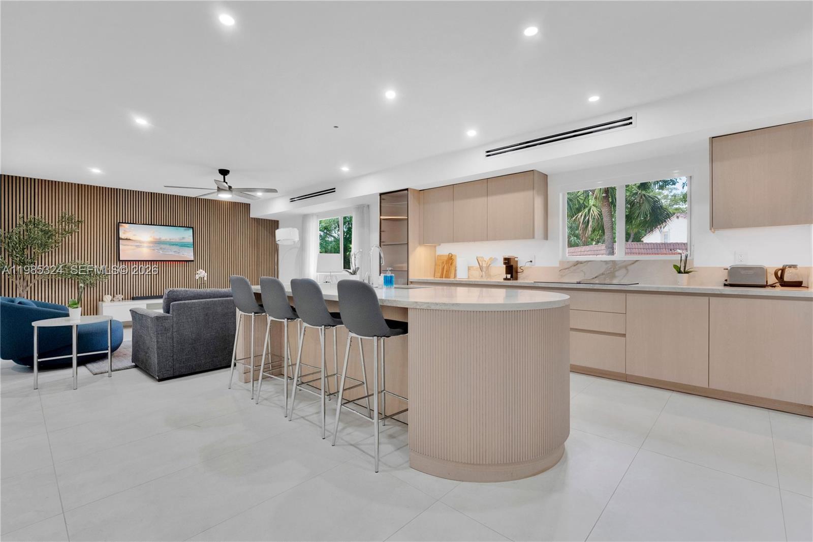 COUNTRY CLUB ESTATES UNIT - Residential