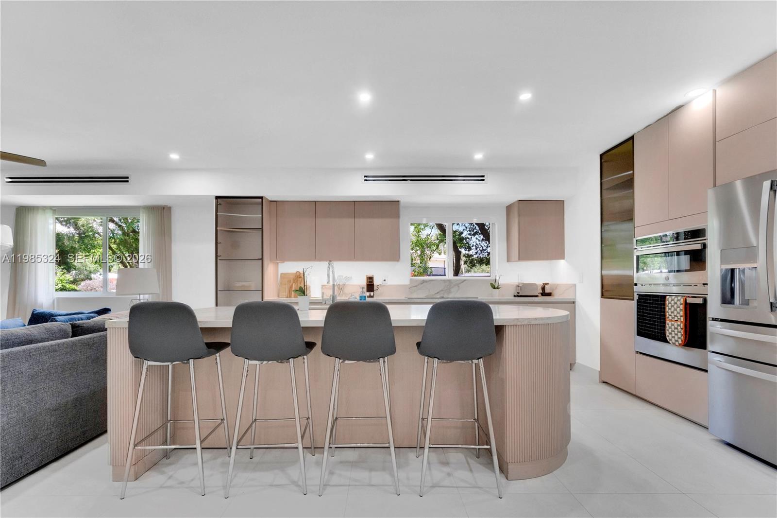COUNTRY CLUB ESTATES UNIT - Residential
