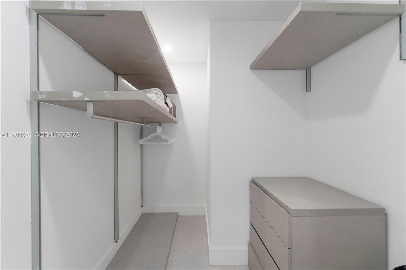 COUNTRY CLUB ESTATES UNIT - Residential