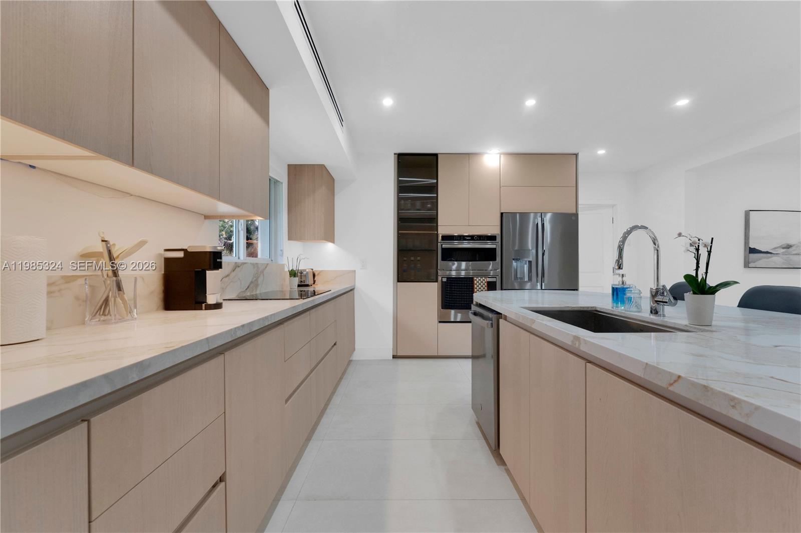 COUNTRY CLUB ESTATES UNIT - Residential