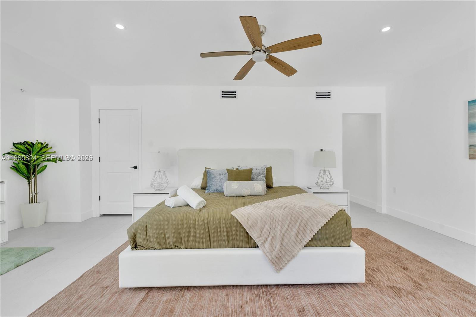 COUNTRY CLUB ESTATES UNIT - Residential