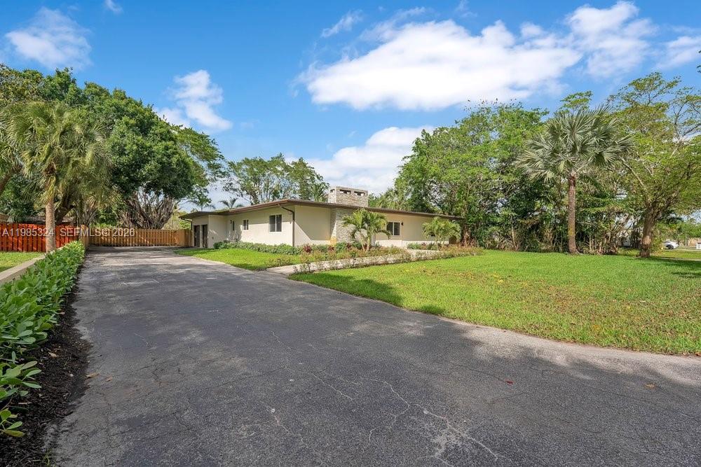 COUNTRY CLUB ESTATES UNIT - Residential