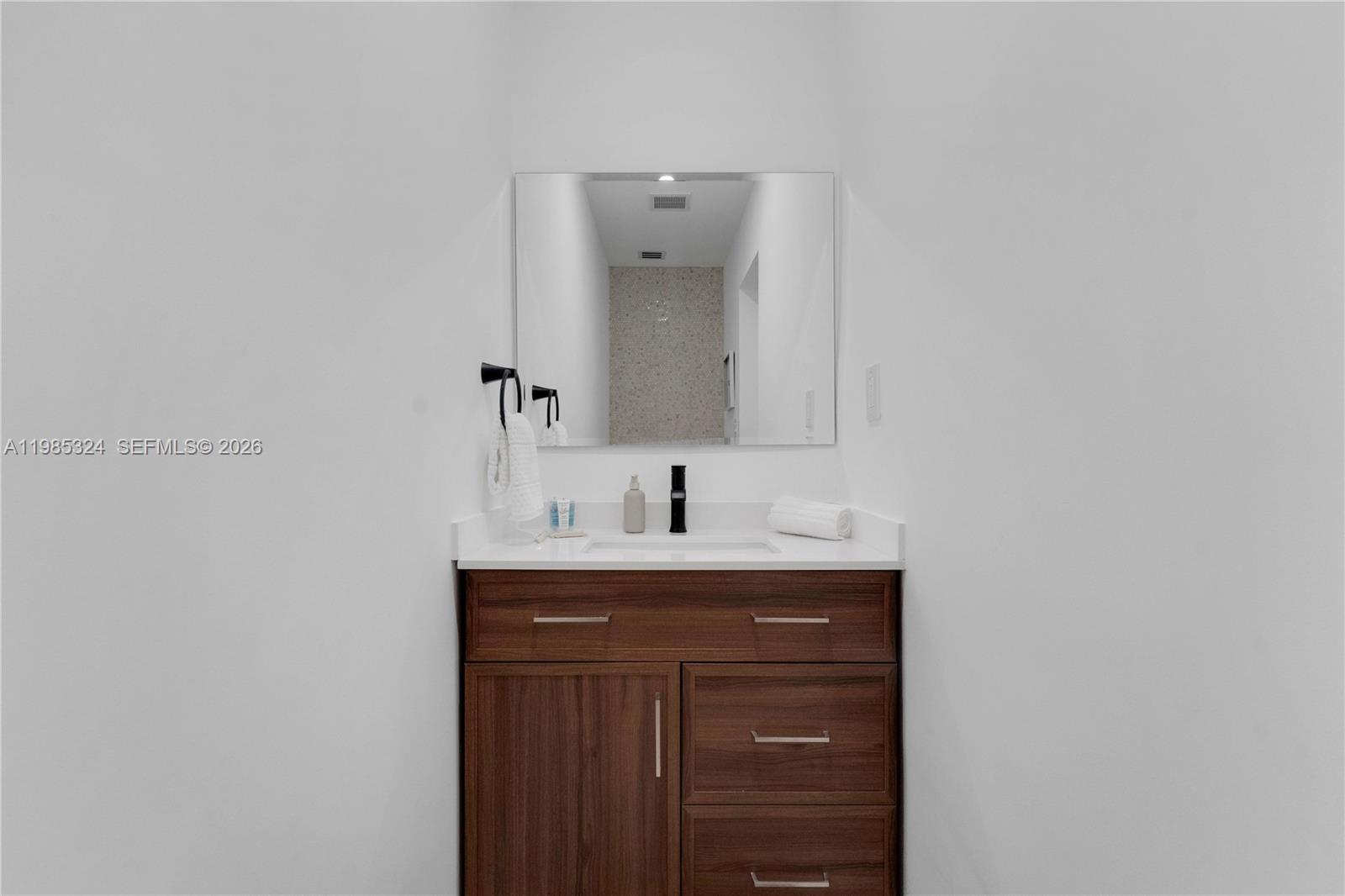 COUNTRY CLUB ESTATES UNIT - Residential