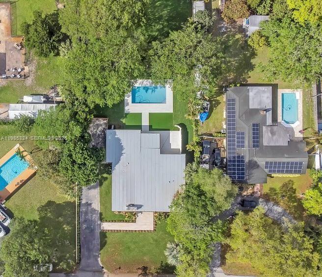 COUNTRY CLUB ESTATES UNIT - Residential