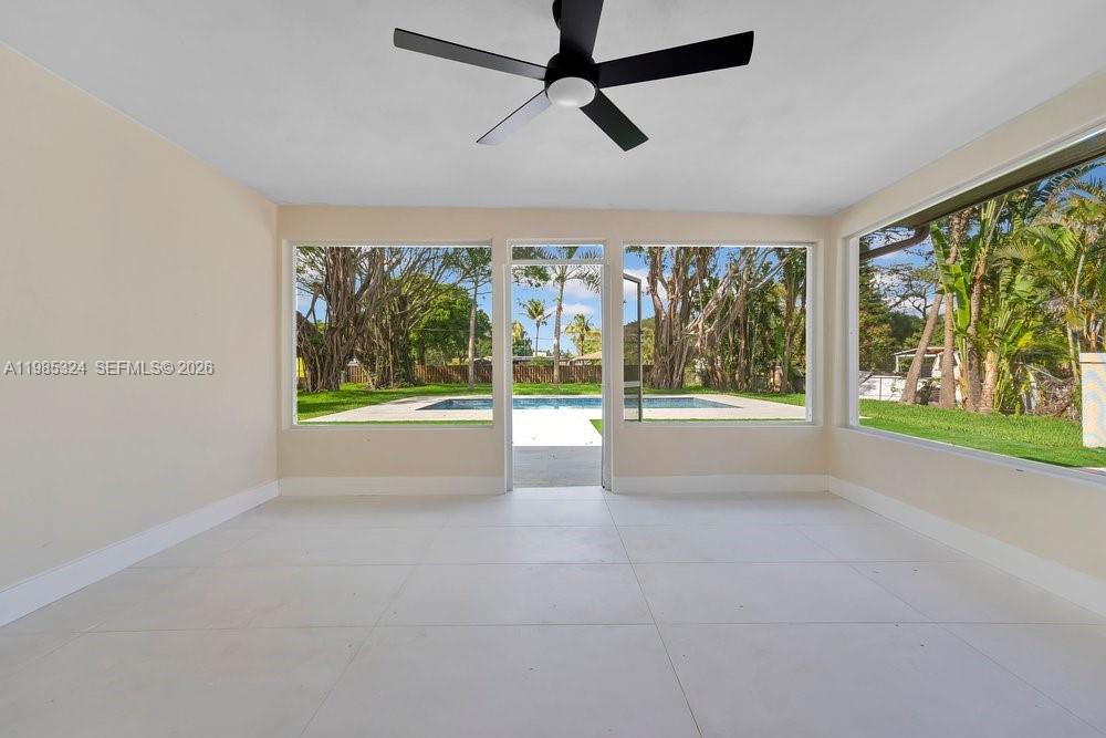 COUNTRY CLUB ESTATES UNIT - Residential