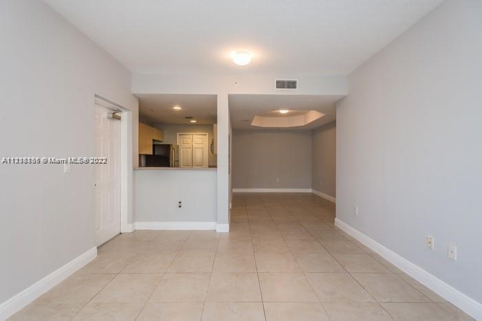 THE COURTS AT DORAL ISLES - Residential Lease