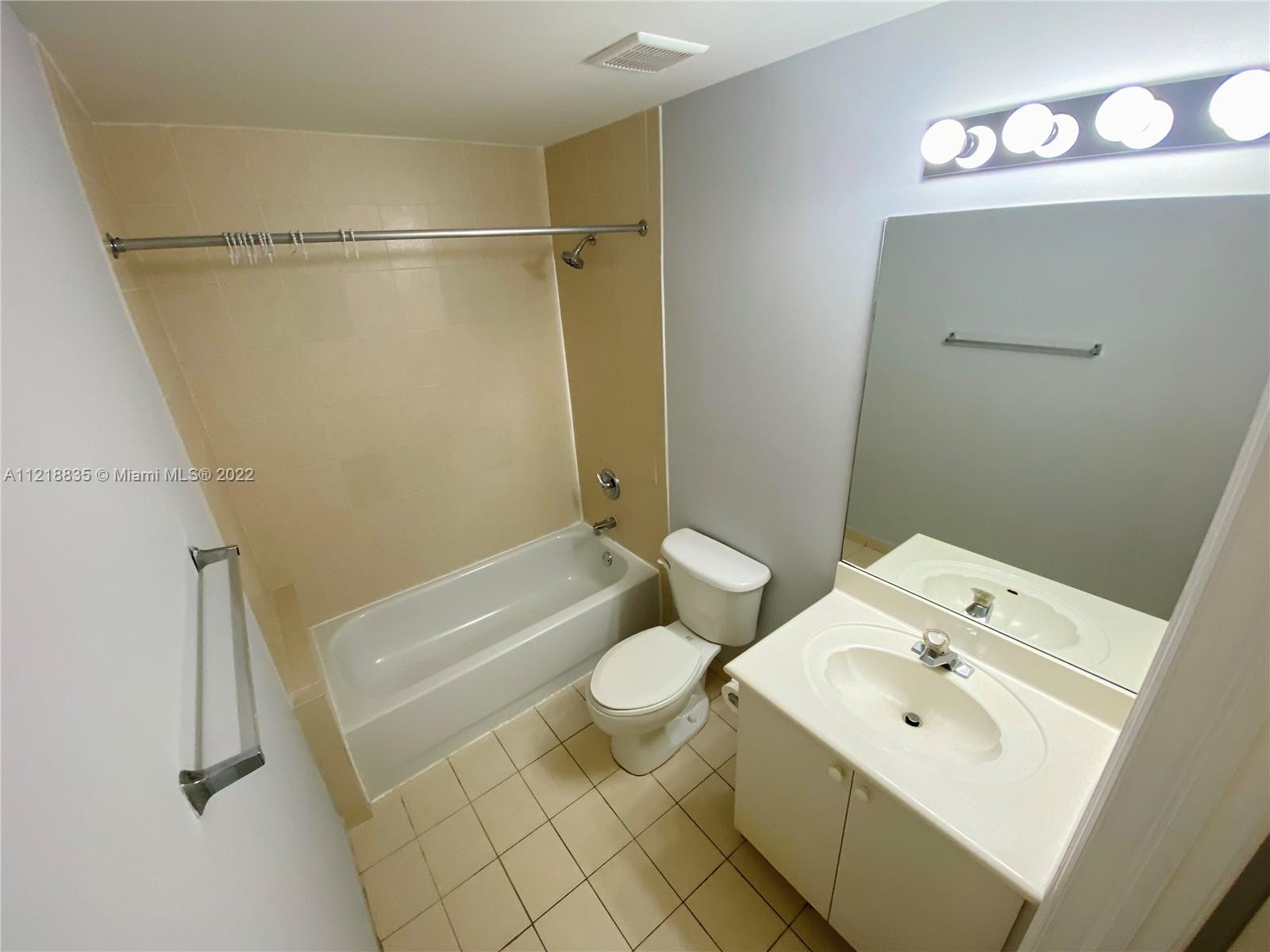 THE COURTS AT DORAL ISLES - Residential Lease
