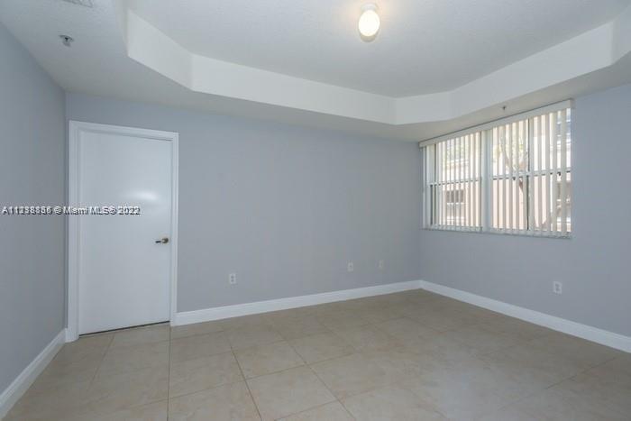 THE COURTS AT DORAL ISLES - Residential Lease