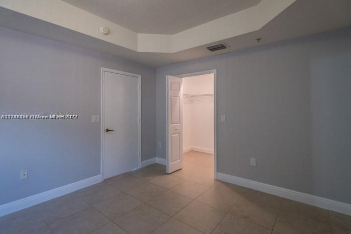 THE COURTS AT DORAL ISLES - Residential Lease