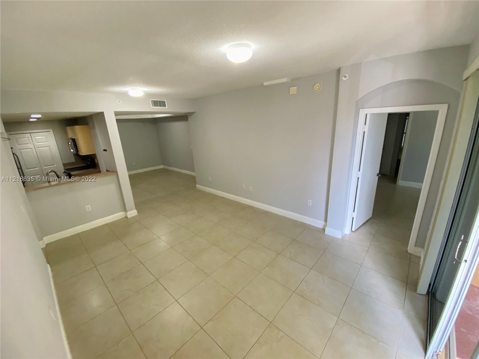THE COURTS AT DORAL ISLES - Residential Lease