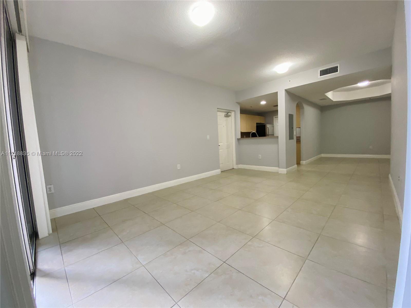 THE COURTS AT DORAL ISLES - Residential Lease
