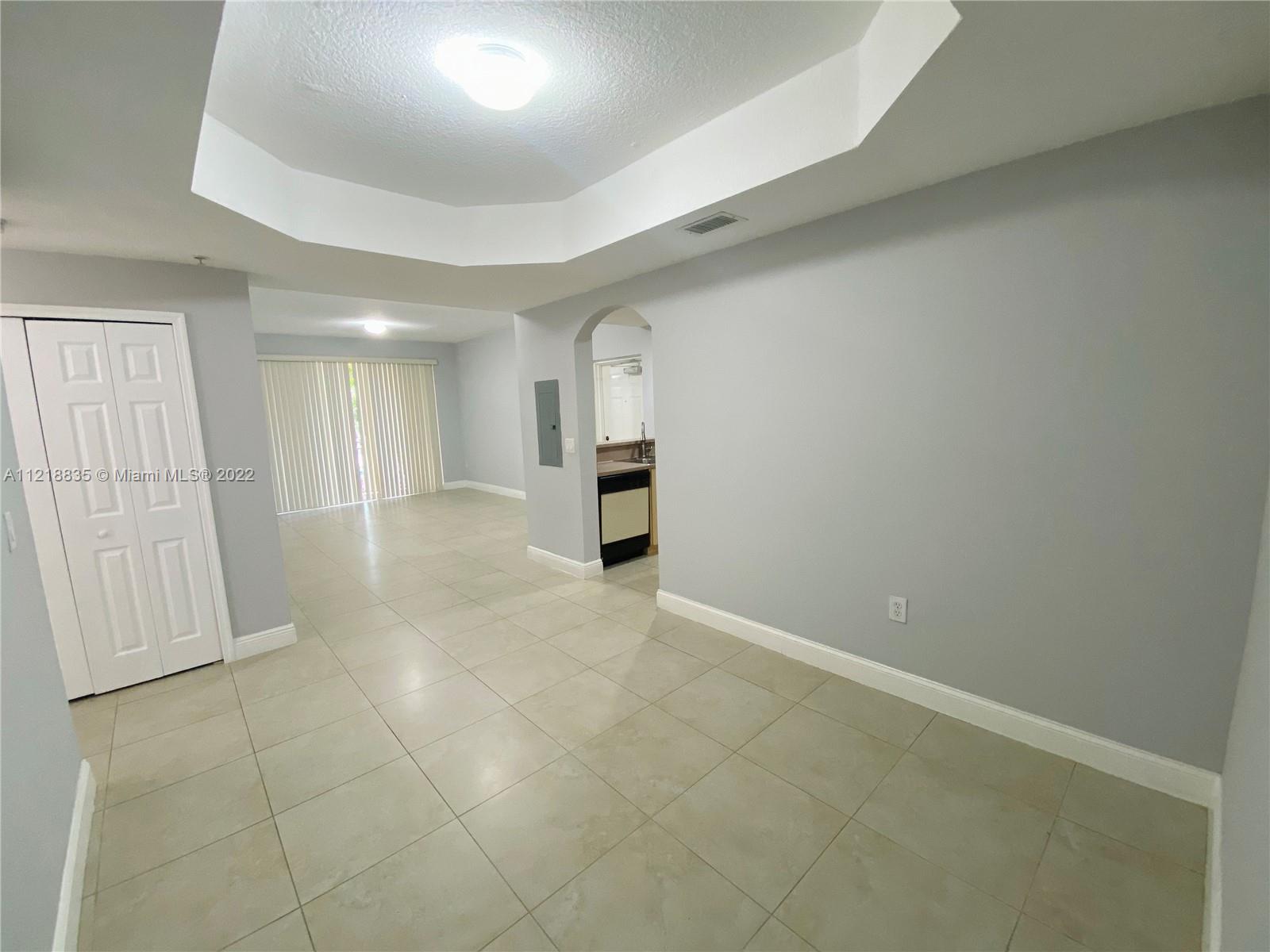 THE COURTS AT DORAL ISLES - Residential Lease