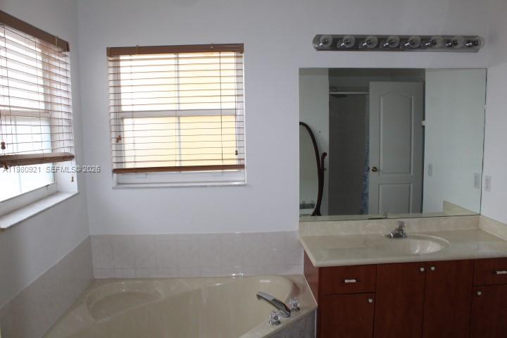 POD 1 AT MONARCH LAKES - Residential