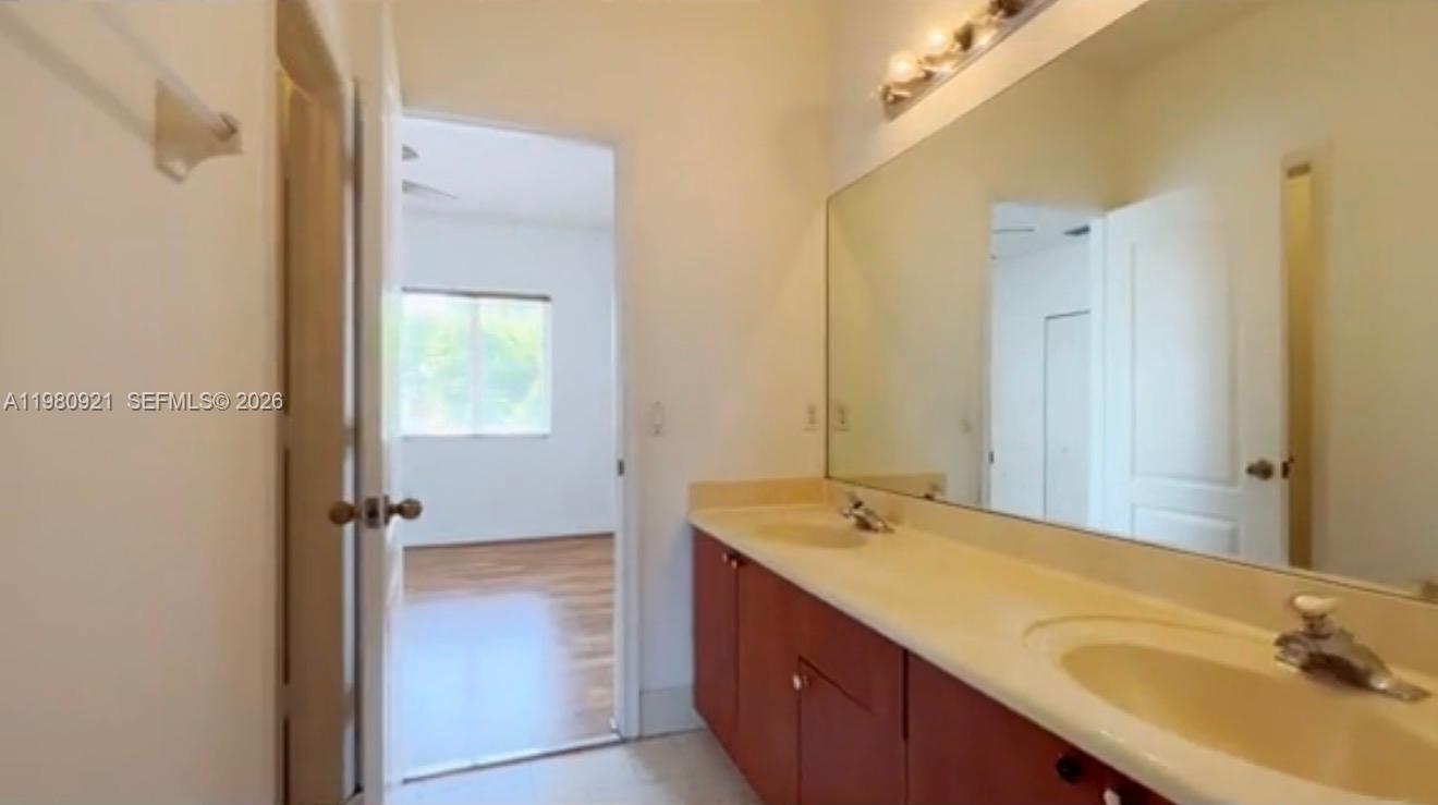 POD 1 AT MONARCH LAKES - Residential
