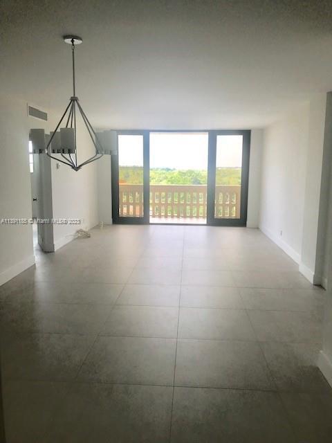 GABLES WATERWAY TOWERS CO - Residential Lease
