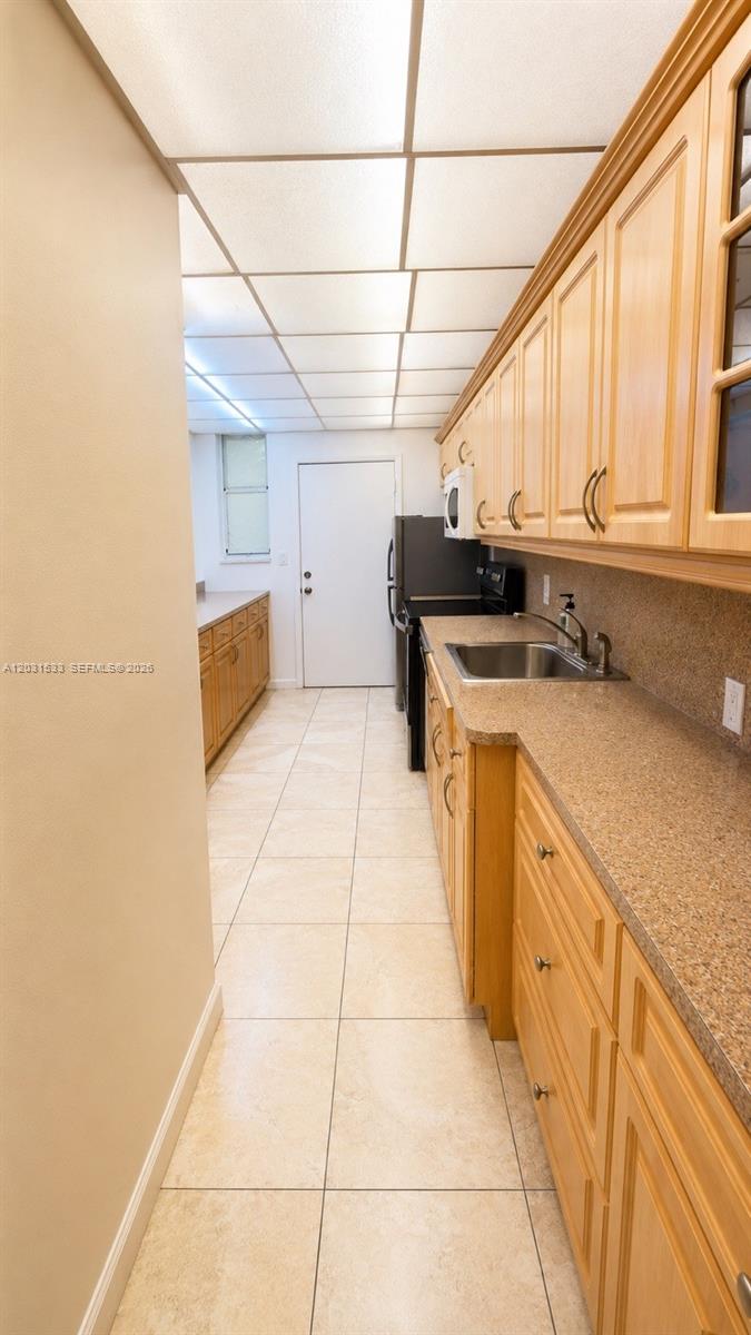 EASTERN SHORES WHITE HOUS - Residential
