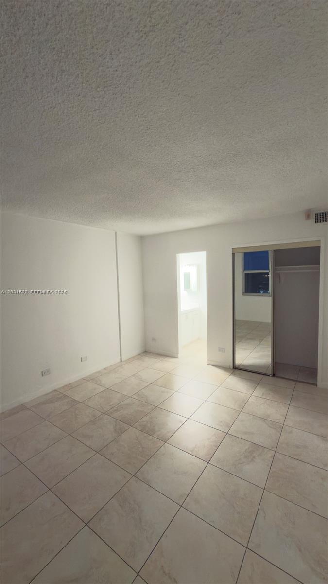 EASTERN SHORES WHITE HOUS - Residential