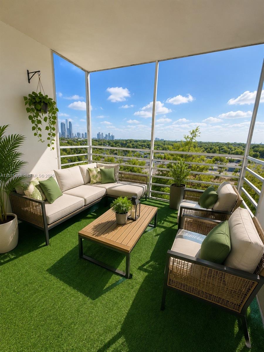 EASTERN SHORES WHITE HOUS - Residential