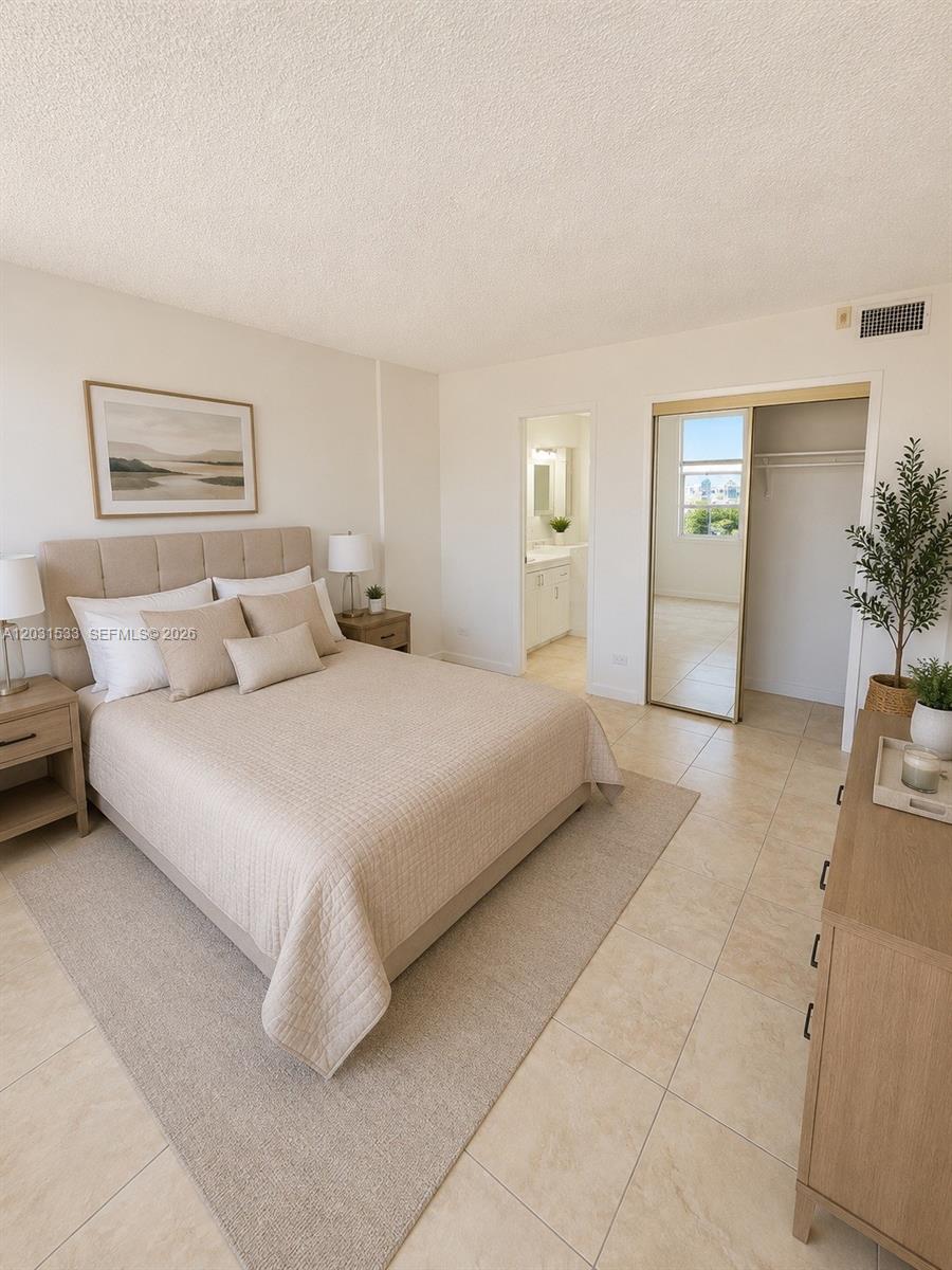 EASTERN SHORES WHITE HOUS - Residential