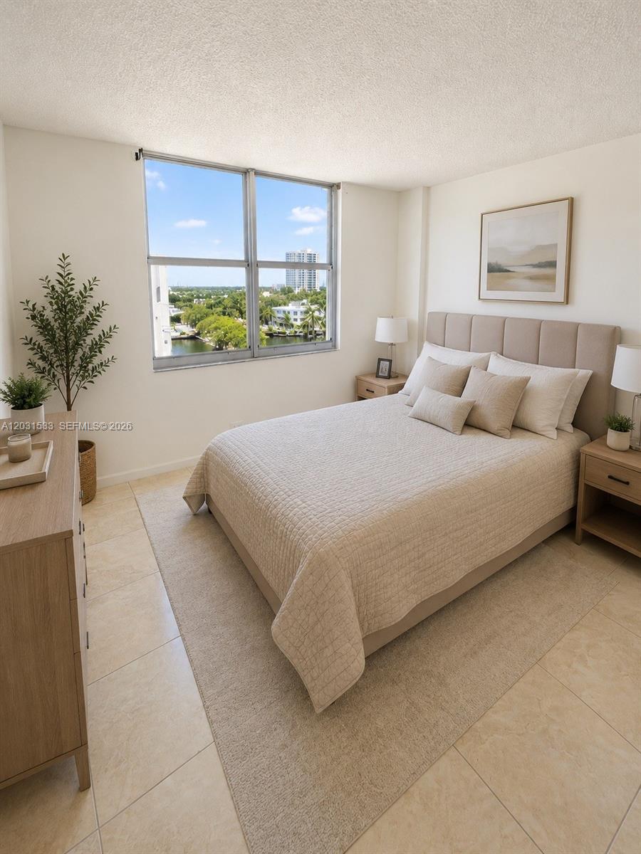 EASTERN SHORES WHITE HOUS - Residential