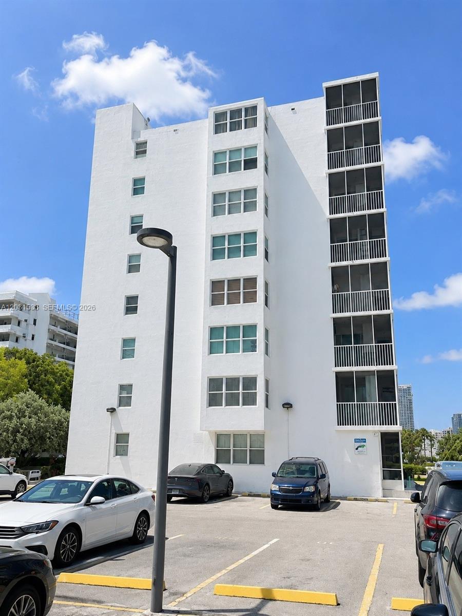 EASTERN SHORES WHITE HOUS - Residential