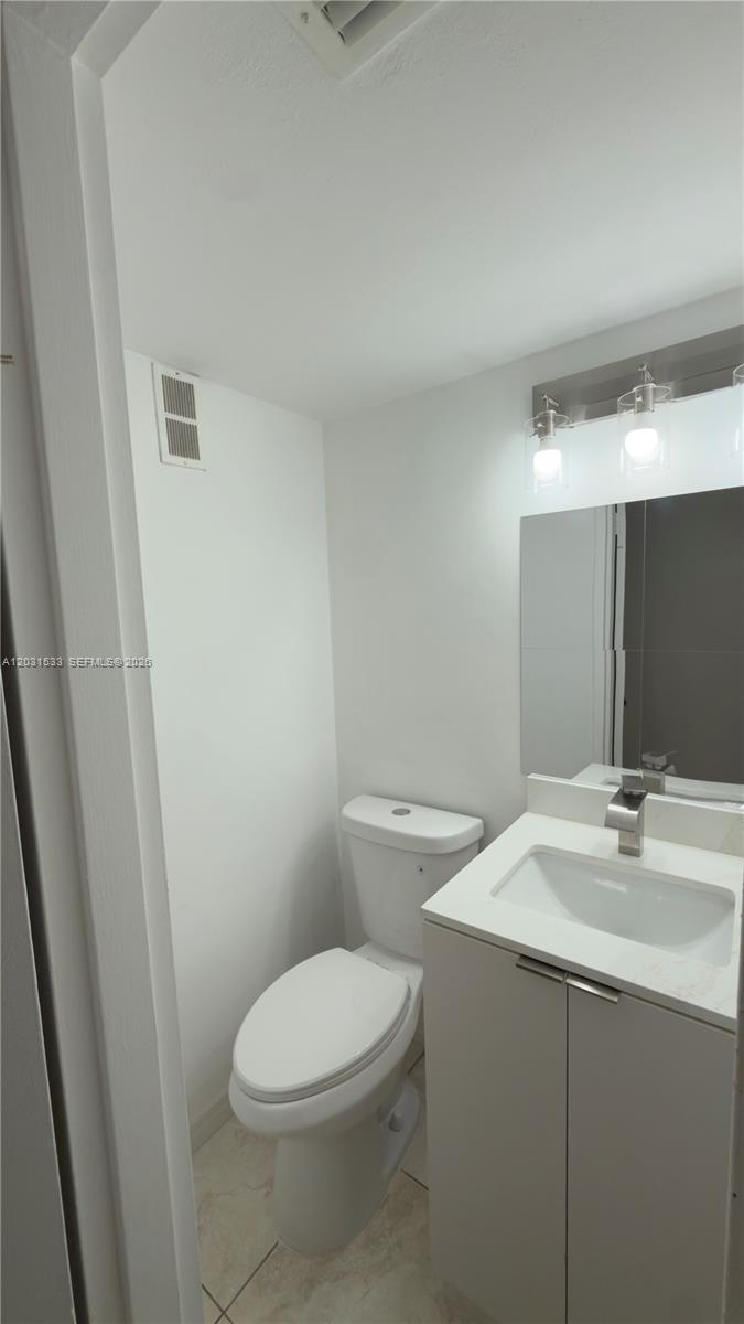 EASTERN SHORES WHITE HOUS - Residential