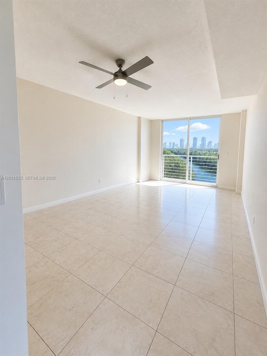EASTERN SHORES WHITE HOUS - Residential