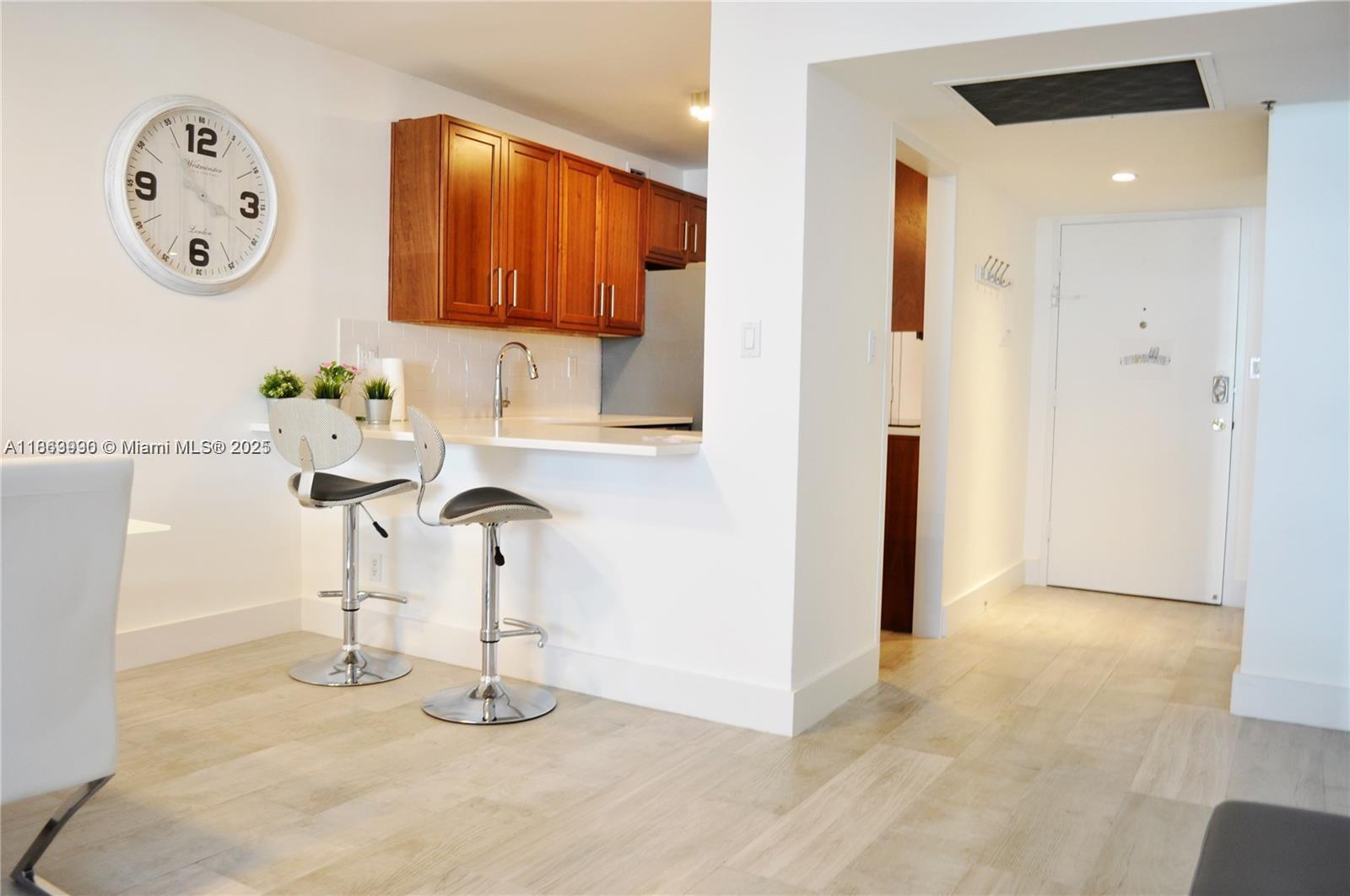 THE DECOPLAGE CONDO - Residential