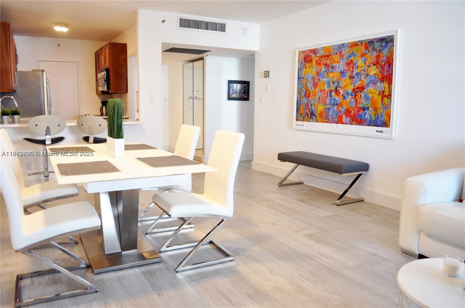 THE DECOPLAGE CONDO - Residential