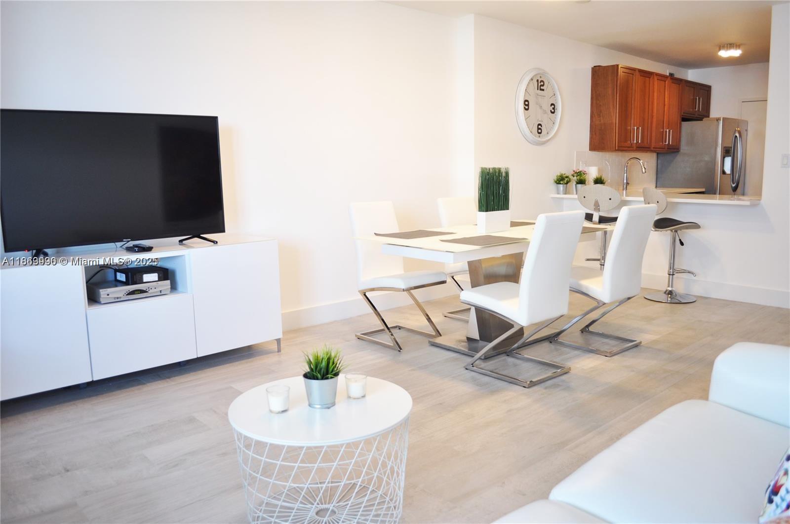 THE DECOPLAGE CONDO - Residential